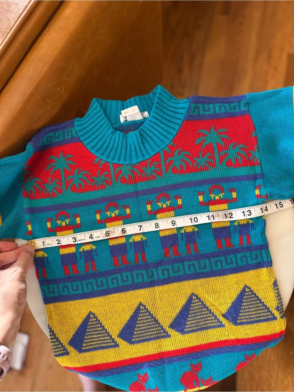 7/8 Vintage Sweater Southwestern/Egyptian-inspired novelty geometric 80s jet set